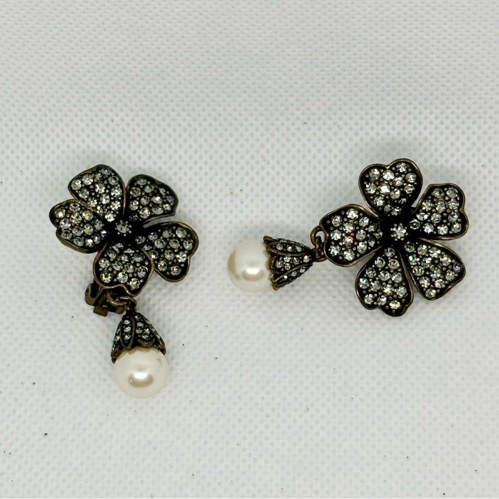 Vintage Rhinestone Pearl Drop Clover Clip-On Earrings, Lucky Charm Jewelry - Picture 10 of 10